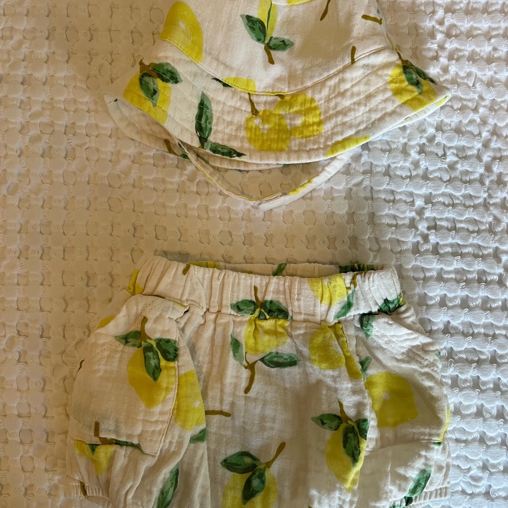 Jessica Simpson Kids Lemon Print Bucket Hat & Bloomers Set - Size 6-9 Months